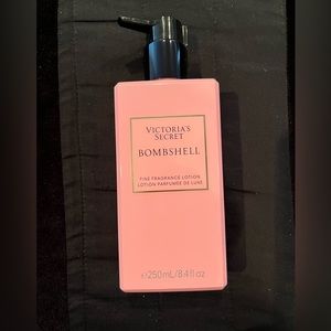 Victoria's Secret BOMBSHELL Fine Fragrance Lotion Pump 250 ml 8.4 oz.